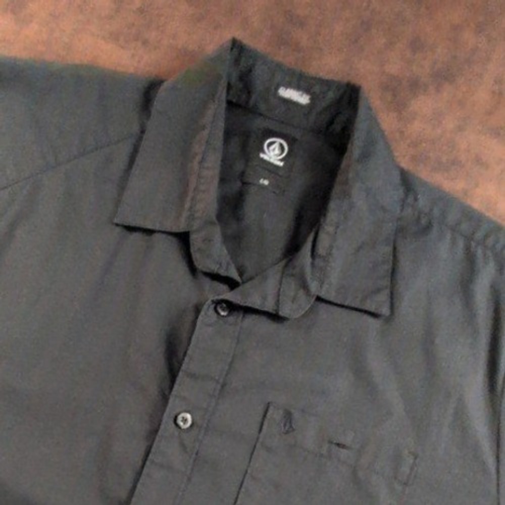 Volcom Mens Classic Fit Short Sleeve Button Down Shirt Black Large Skater Surf